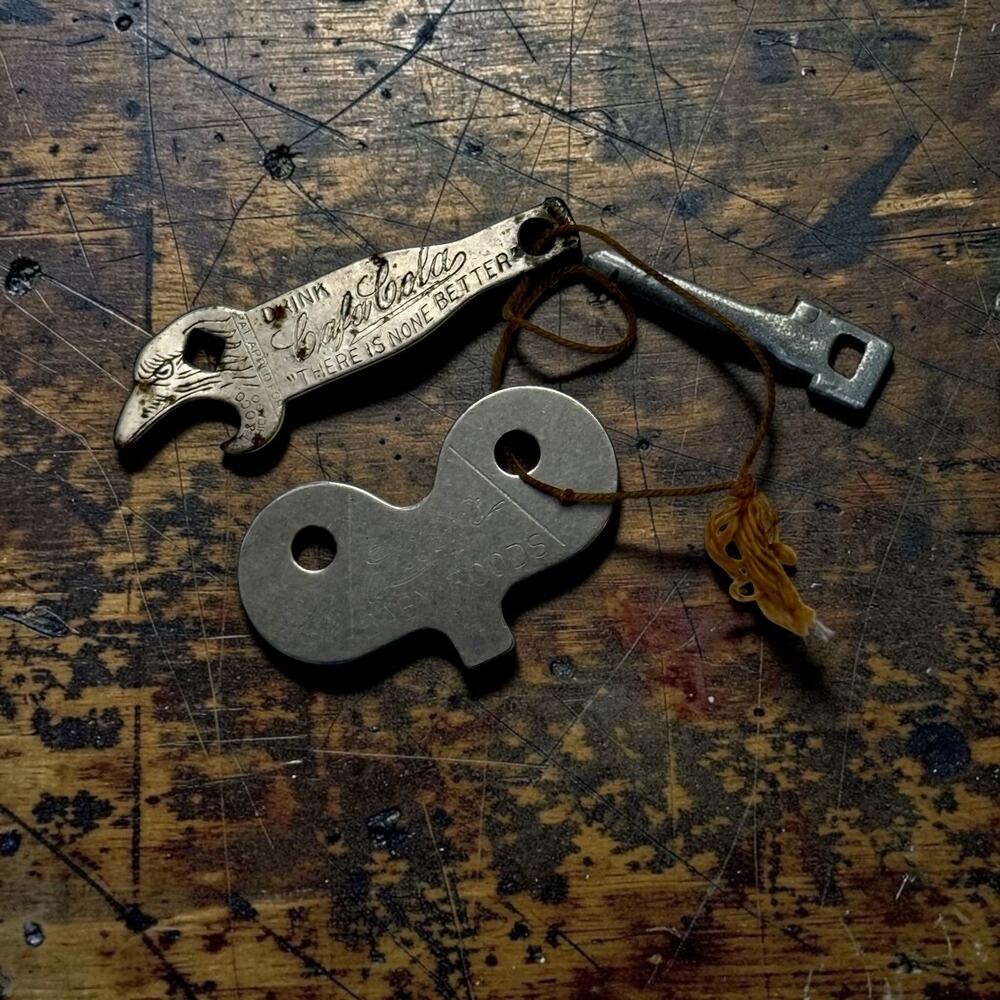Set 2 VTG Libby's Baby Foods Lid Opener & Cala Cola Eagle Bottle Opener Metal